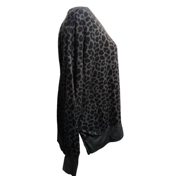 Avia L Black Gray Leopard Print Pullover Top Long Sleeve Crew Neck Thumb Holes - Picture 9 of 9
